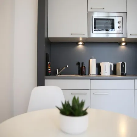 Apartment Meos 3 -zentrum-hofblick-gym-netflix