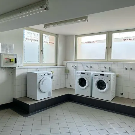 Meos 3 -zentrum-hofblick-gym-netflix Apartment