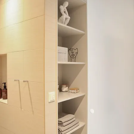 Apartment Meos 3 -zentrum-hofblick-gym-netflix *