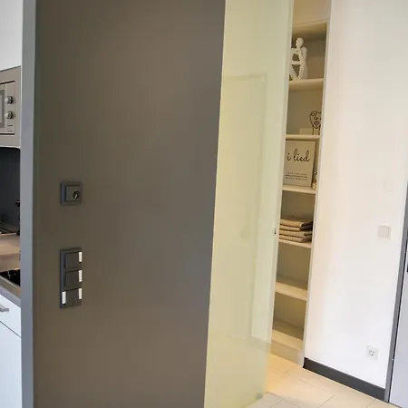 Meos 3 -zentrum-hofblick-gym-netflix Apartment